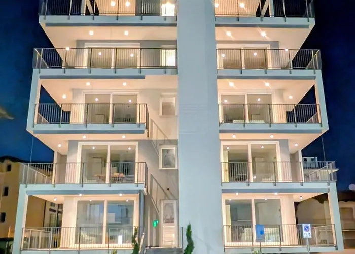 Jesolo Design Apartments - New 2025 - Central Near The Beach