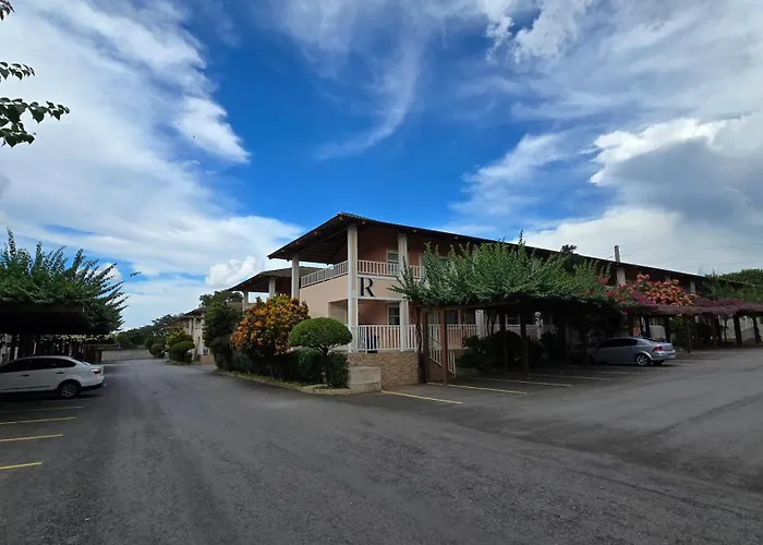 Diroma Fiori Direto Com O Grupo Diroma Com Acesso Ao Acqua Park E Cafe Da Manha