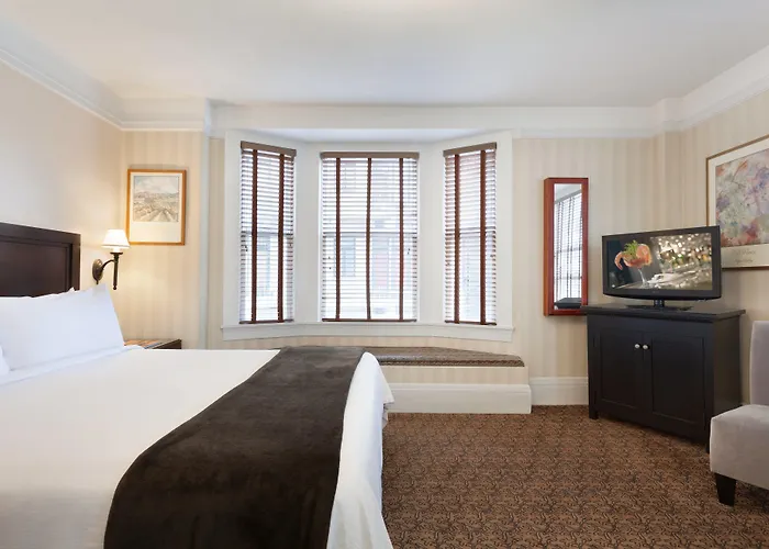 Executive Hotel Vintage Court