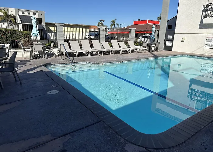 Solara Inn And Suites