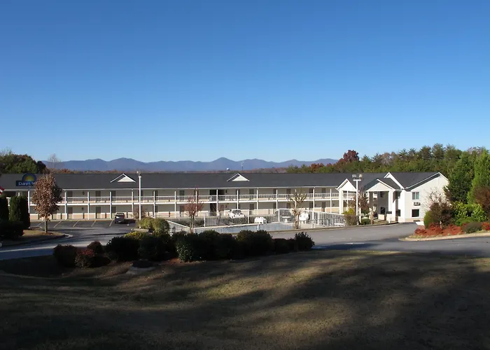 Days Inn By Wyndham Dahlonega University Area