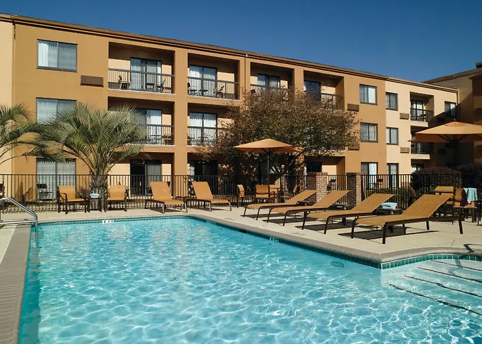 Courtyard By Marriott Macon