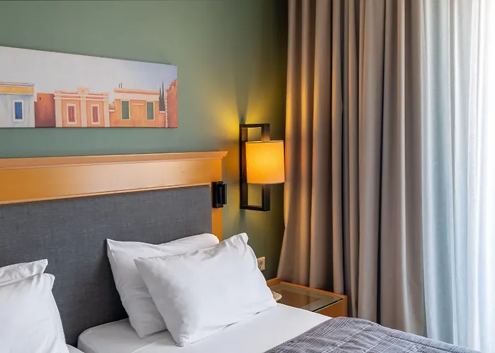 Plaka Hotel