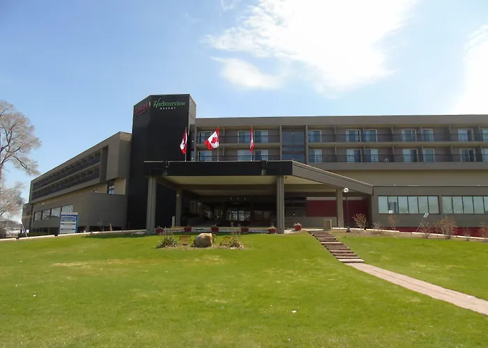 Ramada By Wyndham Belleville Harbourview Conference Center