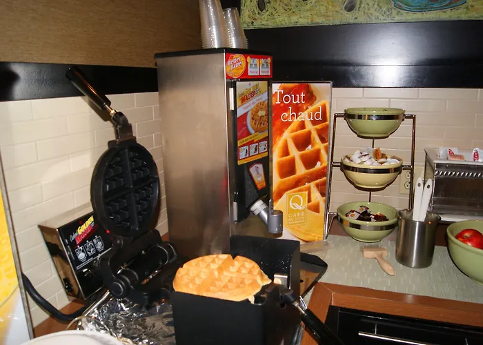 Quality Inn & Suites Pe Trudeau Airport