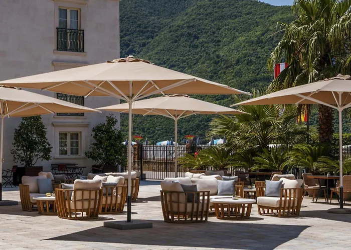 Heritage Grand Perast