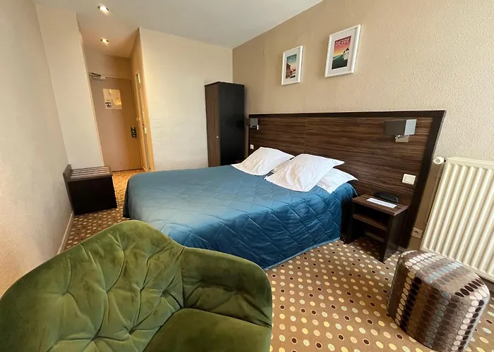 Logis Hotel & Restaurant - Les Arcades