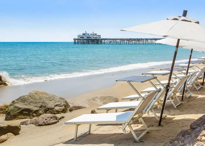 Malibu Beach Inn