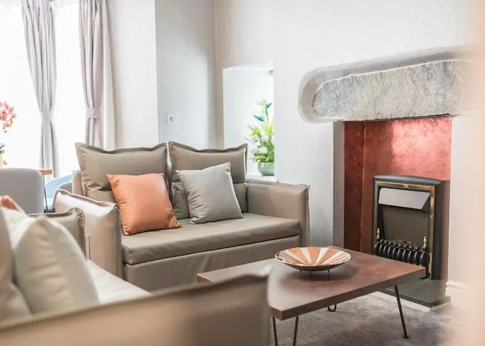 The Old Stamp House Retreat - Three En-Suite Bedrooms With Parking