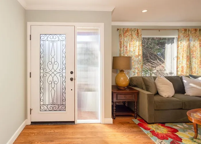 Charming Garden Cottage- Steps To Historic Old Town Half Moon Bay