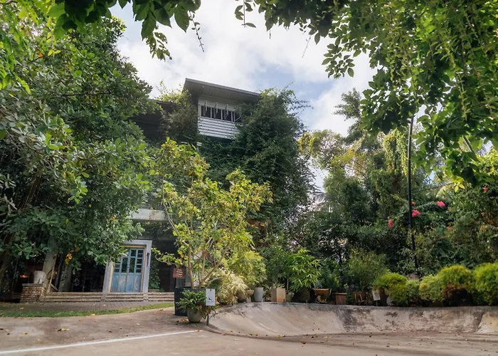 Ceylon Kingsmen Garden - Katunayake Airport Transit Hotels