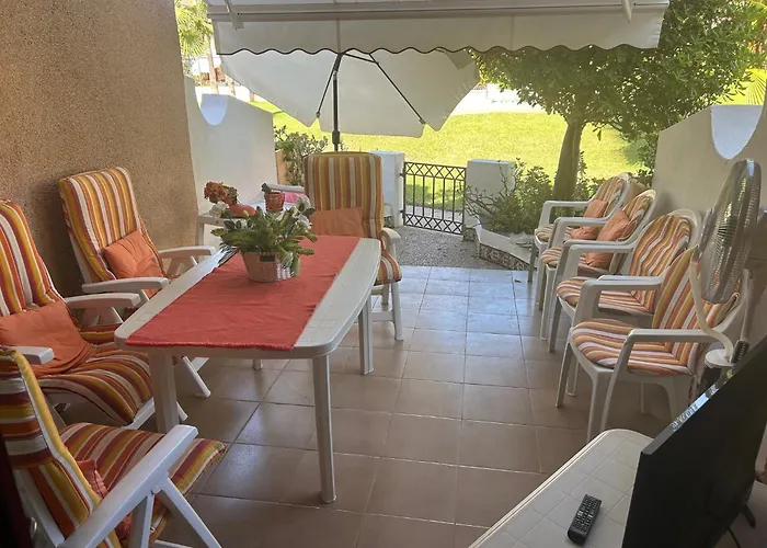 Precioso Duplex Con Piscina, En 1ª Linea De Playa