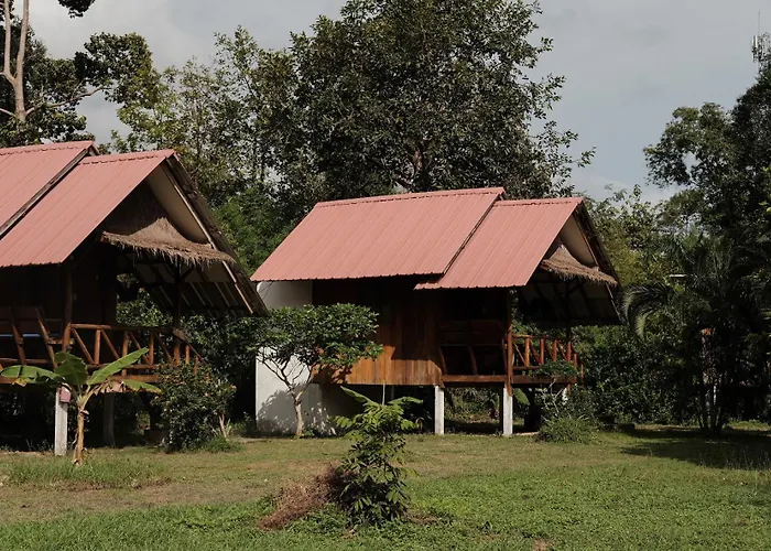 Seree Bungalows & Chill Bar