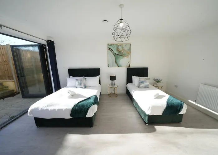 Ealing Broadway Great Stay 7-Minute Walk From The Underground