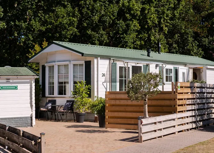 Chalet Aan De Bosrand