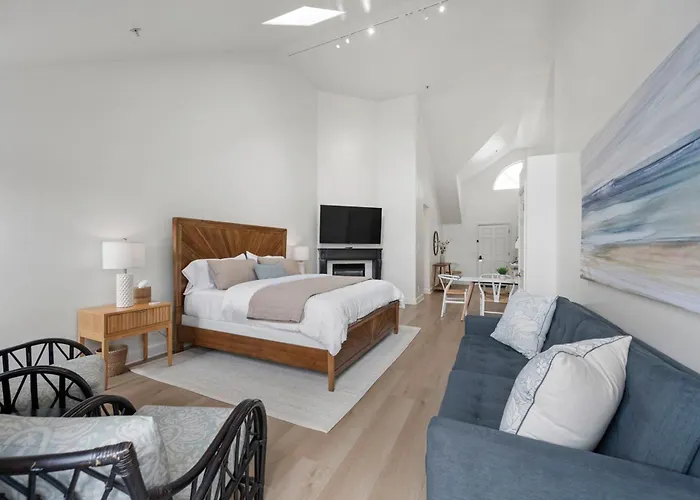 Miramar Penthouse Coastal Elegance In The Heart Of Half Moon Bay