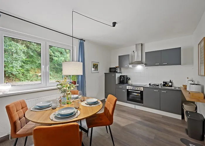 Maisuites Sperling - Zentrale Ferienwohnung Mit Boxspringbett, Kaffeevollautomat, Wlan & Seitlichem Seeblick