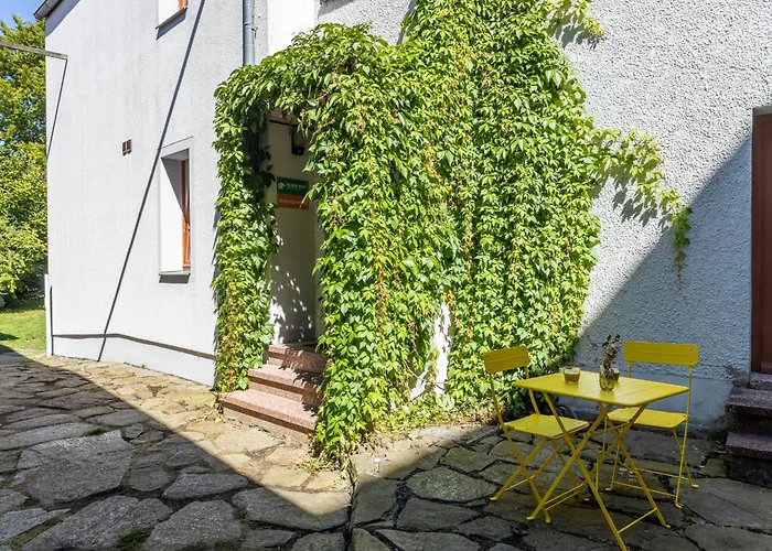 Ruhiges Zimmer Mit Gartenblick & Schreibtisch