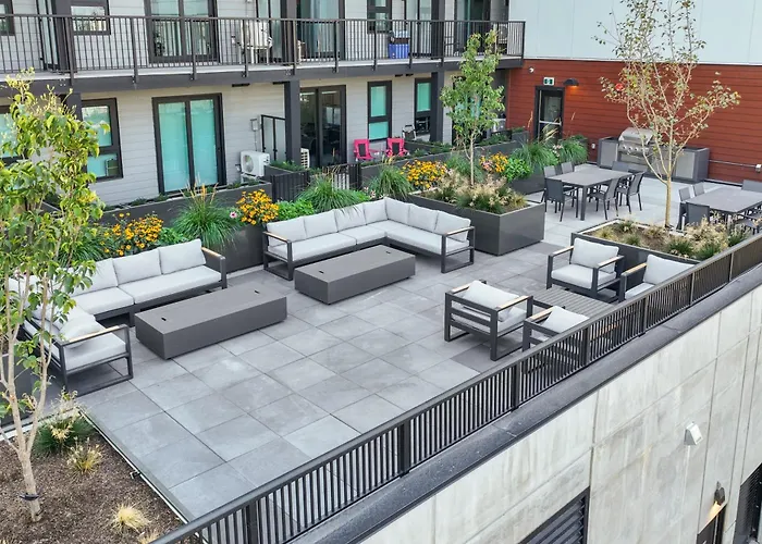 Brand New Suite Downtown Kelowna - Walk Everywhere!