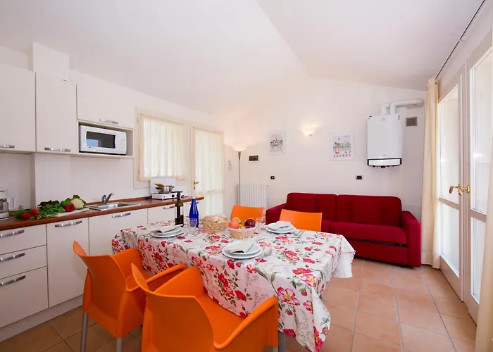 Villa Apartments - Porto Letizia
