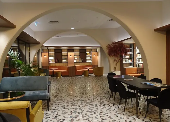 Aquabella Hotel & Spa