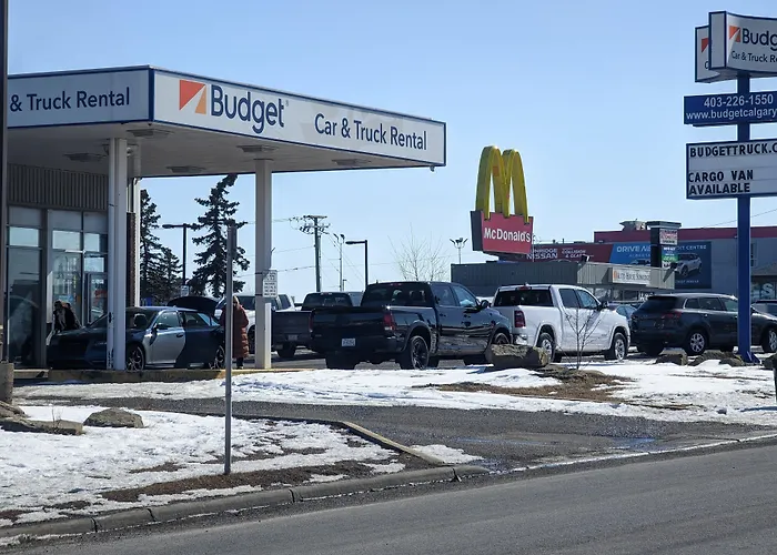 Divya Sutra Plaza And Conference Centre Calgary Airport