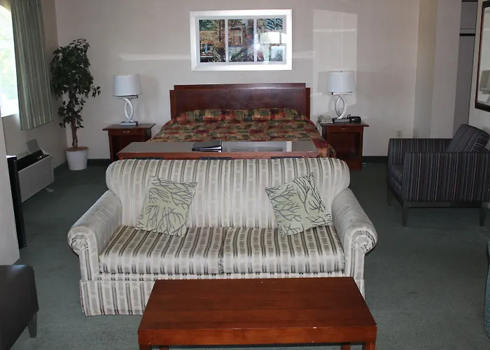 Red Lion Inn & Suites Des Moines