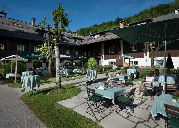 Romantik Hotel Die Gersberg Alm Mit Panoramablick Auf Salzburg