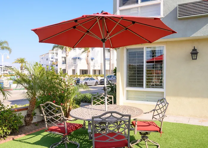 Little Inn By The Bay Newport Beach Hotel