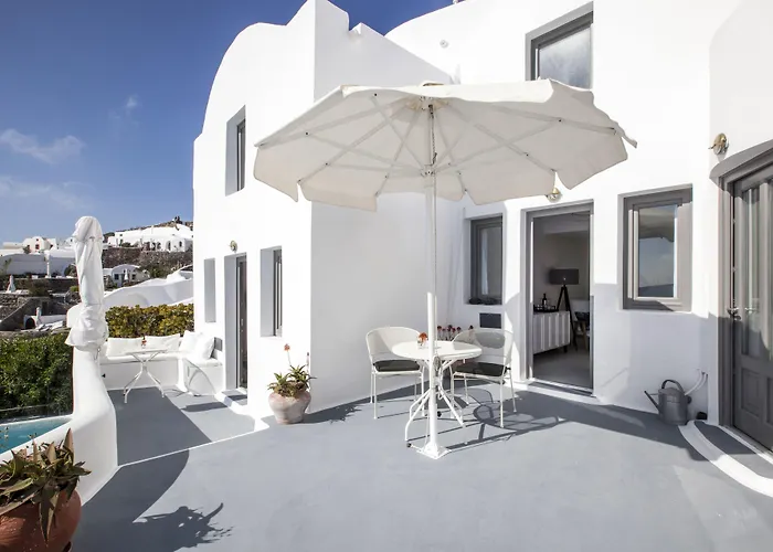 Ikies Santorini