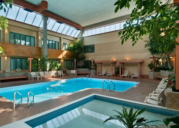 Travelodge By Wyndham Winnipeg East