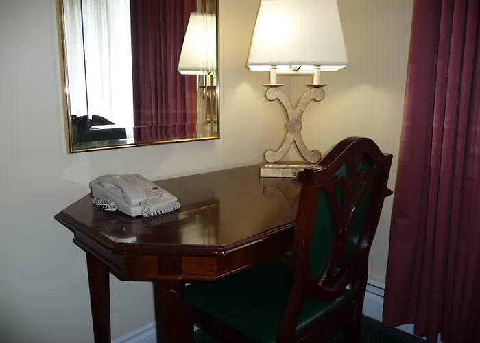 Arbutus Inn