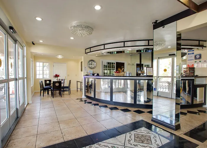 Best Inn & Suites