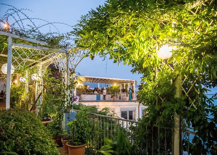 Lloyd'S Baia Hotel
