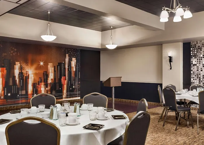 Super 8 By Wyndham Sarnia On