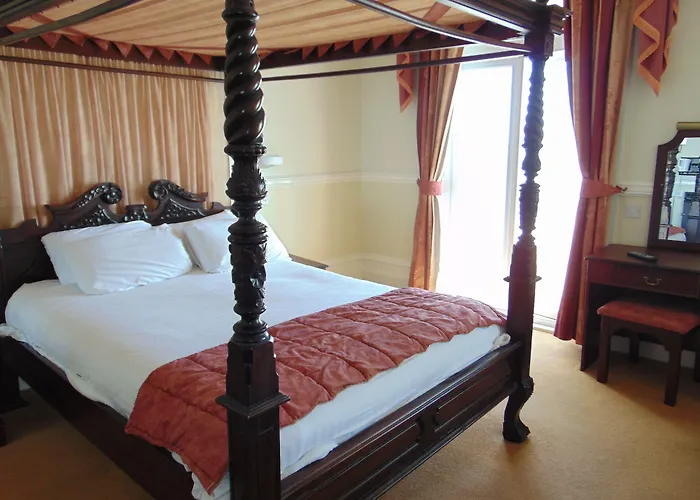 San Clu Hotel, Bar & Brasserie