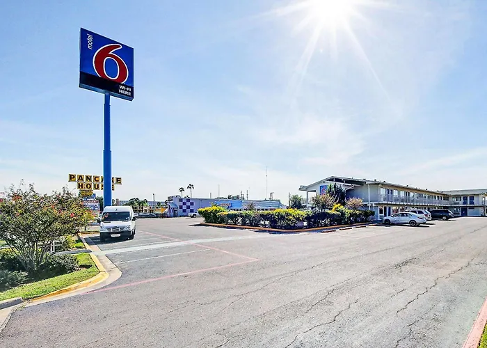 Motel 6-Laredo, Tx - South
