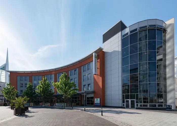Holiday Inn Express Portsmouth Gunwharf Quays By Ihg