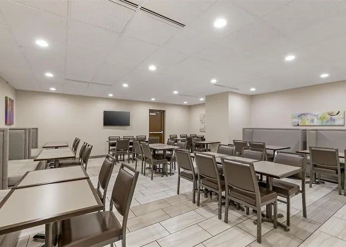 Executive Residency By Best Western Waterloo & Cedar Falls