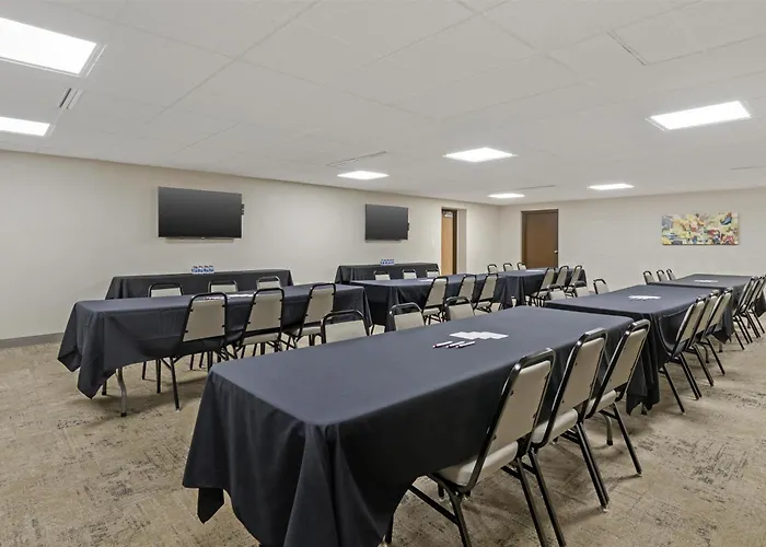 Executive Residency By Best Western Waterloo & Cedar Falls