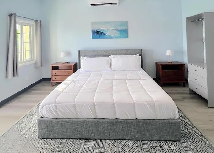 Town Center Plaza & Suites Abaco