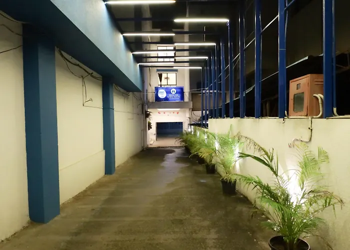 Hotel The White House Ahilyanagar