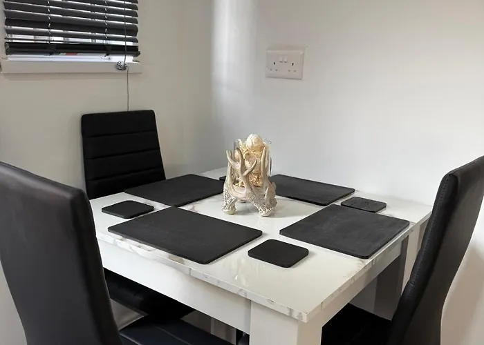 Stunning 3 Bed House In Central Leicester