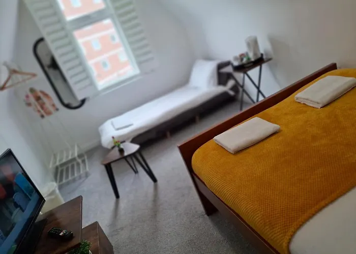 By-The-Beach, Sea View 2 Bedroom Loft Studio Apartment & Free Parking