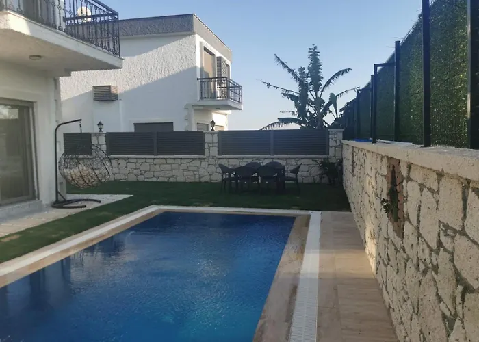 5 Km To Alacati, Luxury Villa With Garden And Pool