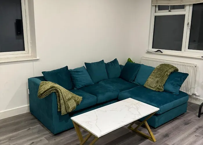Spacious 3Br Stay Near Heathrow And Central London