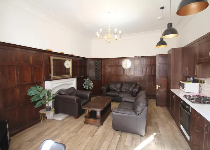 Osterley Place - Apt B