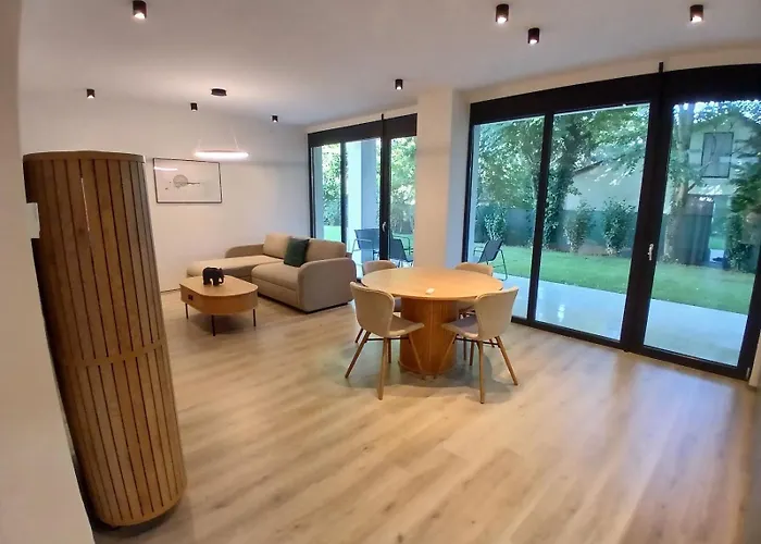 Fenyvesliget Apartmanok IV