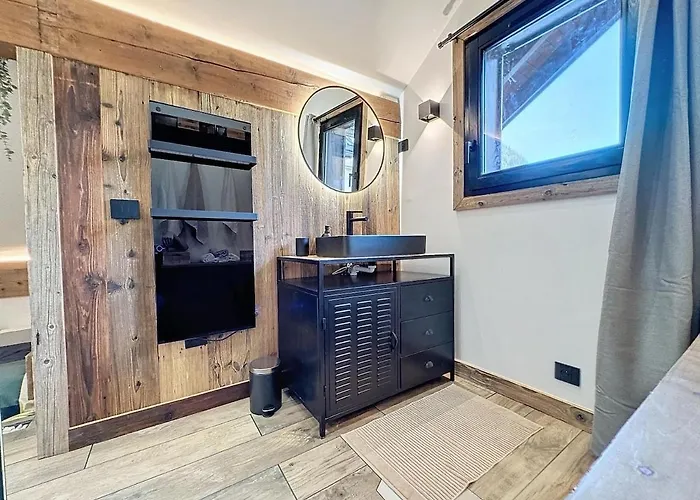 Modern 2Br Apt With Mountain Views & Private Parking
