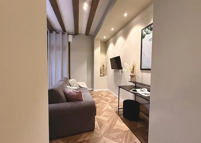 Chiara Home